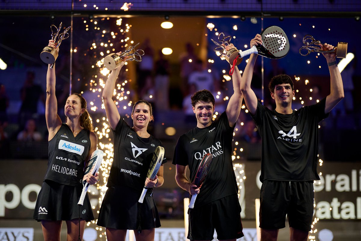 Premier Padel (@premierpadel) on Twitter photo The Tarragona P1 Champions 🏆
👑🎻 @arturocoello__ <a href="/agustapiacarp/">Agustin Tapia</a>
💎🐬 <a href="/gemmatriay/">Gemma Triay</a> @delfibrea
#PremierPadel #TarragonaPremierPadelP1 The Tarragona P1 Champions 🏆
👑🎻 @arturocoello__ <a href="/agustapiacarp/">Agustin Tapia</a>
💎🐬 <a href="/gemmatriay/">Gemma Triay</a> @delfibrea
#PremierPadel #TarragonaPremierPadelP1