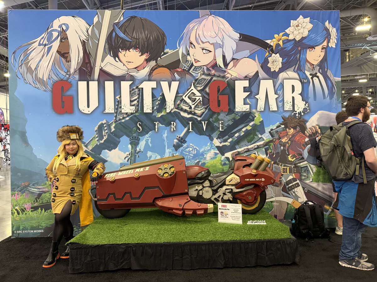 RhinosaurousRex's tweet photo. I swear I’m not touching it 😂
#evo2025 #GGST #FireWheelMKII https://t.co/vt8MSmUdsO