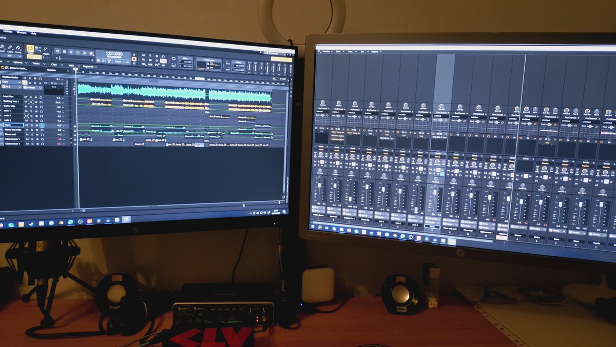 Yo <a href="/Erdayastronaut/">Everyday Astronaut</a>, you ain't the only space nerd making music this week 😉😂.