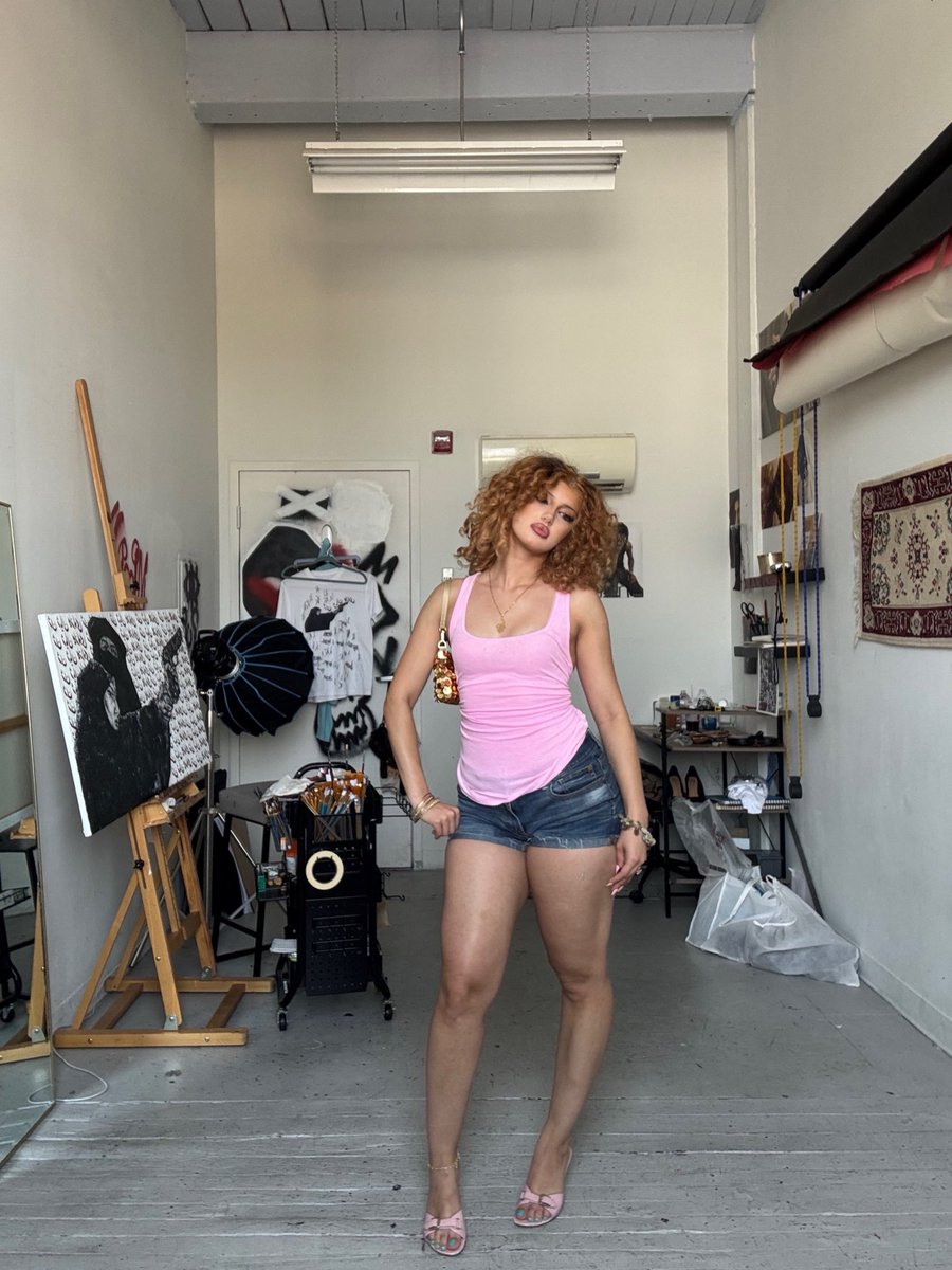 afadedrosse's tweet photo. #ootd https://t.co/RXR1mSvaly