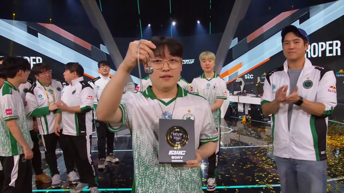 Overwatch2_NEWS's tweet image. 【EWC-OW】

今大会のMVPはProperに

#OWCS #Overwatch2