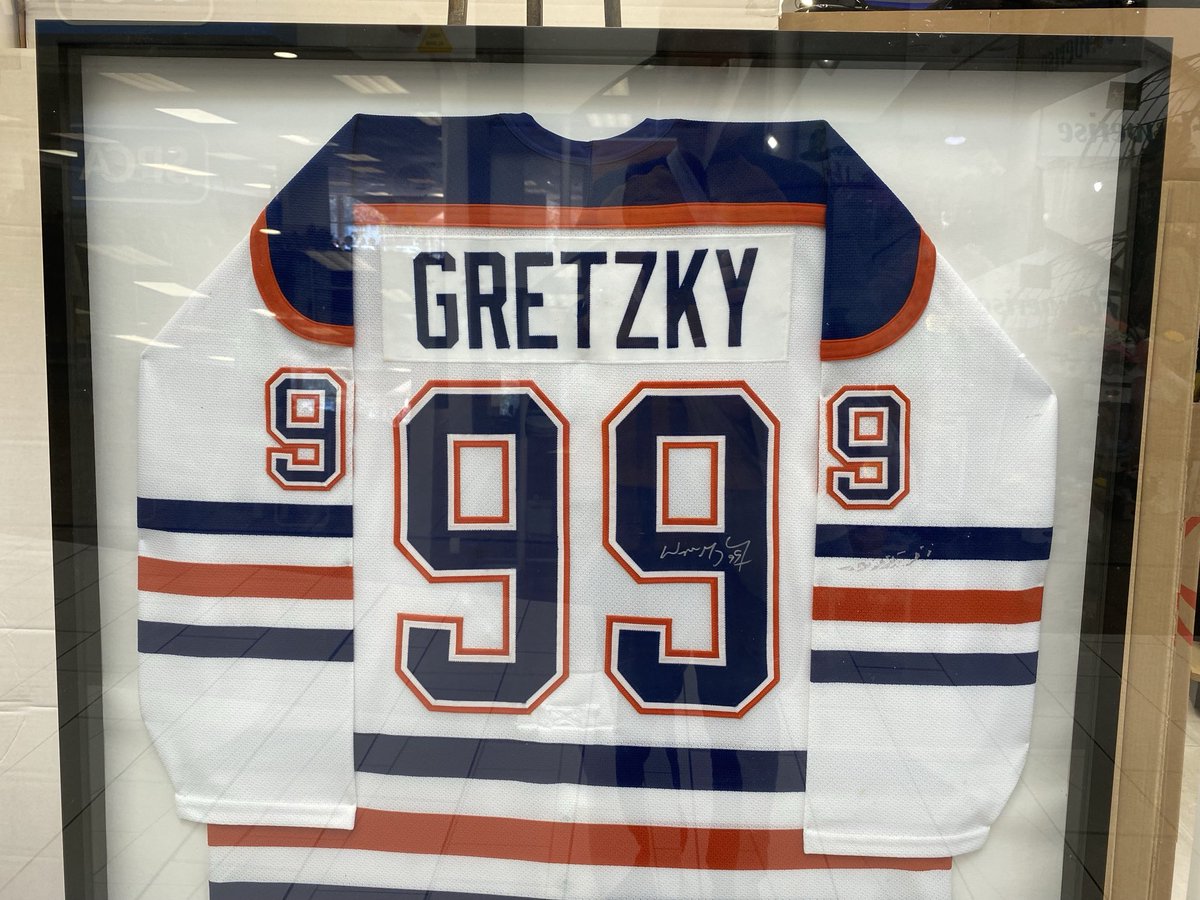Spotted at Royal Oak mall. 

Childhood hero. ⁦<a href="/NHL/">NHL</a>⁩ GOAT 

And surely up there with Pele, Maradona, Nicklaus, Ali, Federer, Bradman, Phelps, Williams, Court, Biles, McCaw and all the rest.