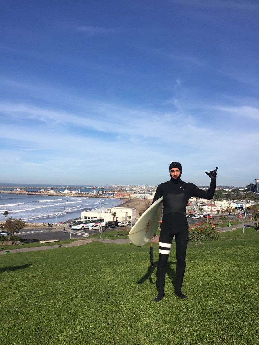 Merval_Surf's tweet image. Ahí fueron 14 gráficos donde el que mejor luce es el del Merval. Me gusta lo que veo (incluso en medio de tanto caos y miedo pre electoral). 

Si les sirven, dejen un RT 🤙🏽

(fotito de mi primer invierno en mardel allá por 2019 🥷🏽)