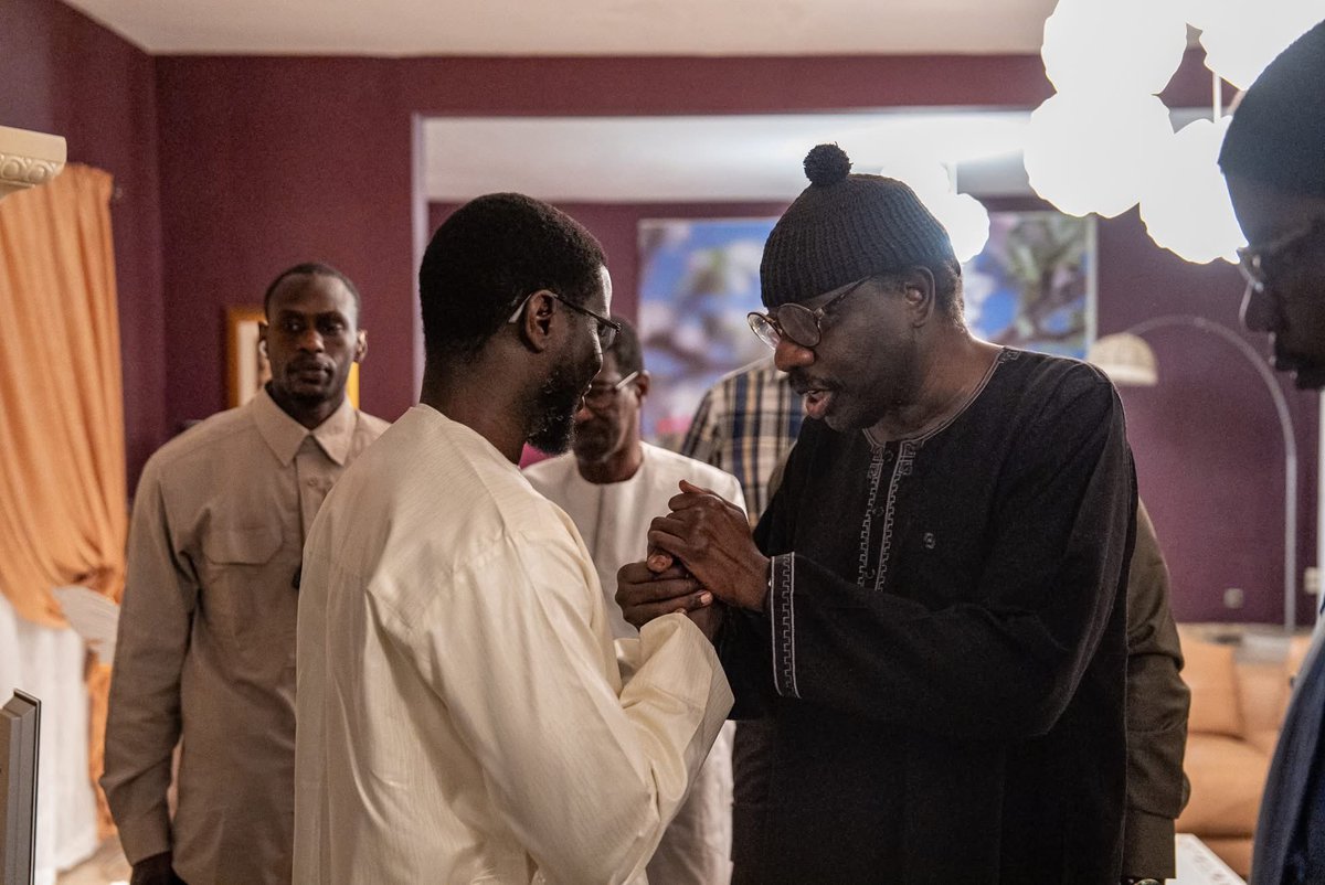 Parti_PUR's tweet photo. 🛑Visite du Président de la République chez le Président du PUR, Cheikh Seydi Mouhamadoul Moustapha SY Al Maktoum.

Le Président de la République son Excellence Monsieur Bassirou Diomaye Diakhar FAYE a rendu visite, ce dimanche 03 août 2025, au Président du PUR… https://t.co/Sm4wPMRWSs
