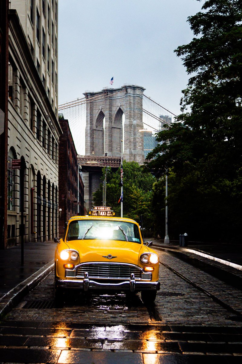 Roberto Carlo (@logicallyquiet) on Twitter photo Vintage feels in Dumbo Vintage feels in Dumbo