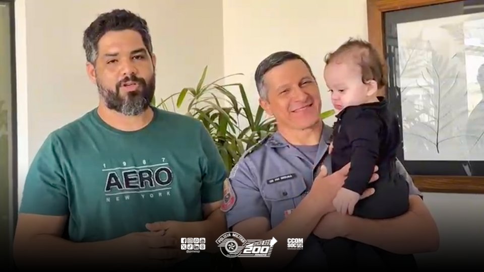 Polícia Militar do Estado de São Paulo (@pmesp) on Twitter photo POLICIAL MILITAR SALVA BEBÊ ENGASGADO NO DIA DO SEU ANIVERSÁRIO
Confira:x.gd/qzfhM POLICIAL MILITAR SALVA BEBÊ ENGASGADO NO DIA DO SEU ANIVERSÁRIO
Confira:x.gd/qzfhM
