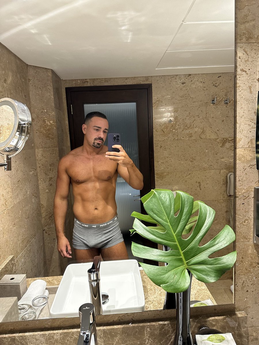 TonydeVity's tweet photo. recuerdos de una noche 🔥 https://t.co/kz6H9YPkae