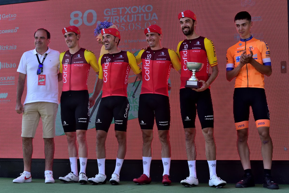 CircuitoGetxo's tweet image. Gaurko beste sailkapen batzuk:
@QuinnSimmons9 lehiatuena
@AntonioSoto94 mendiko saria
@TeamCOFIDIS talderik onena 
Alex Aranburu euskaldunik onena

Eskerrik asko gure babesleei bere laguntza ezinbestekoa delako lasterketa, urtez urte, aurrera ateratzeko.

#80GZ #80CircuitoGetxo