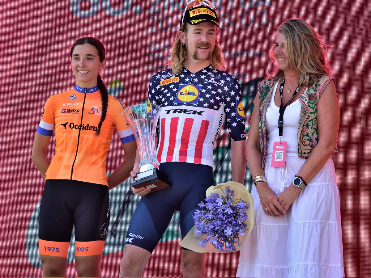 CircuitoGetxo's tweet image. Gaurko beste sailkapen batzuk:
@QuinnSimmons9 lehiatuena
@AntonioSoto94 mendiko saria
@TeamCOFIDIS talderik onena 
Alex Aranburu euskaldunik onena

Eskerrik asko gure babesleei bere laguntza ezinbestekoa delako lasterketa, urtez urte, aurrera ateratzeko.

#80GZ #80CircuitoGetxo