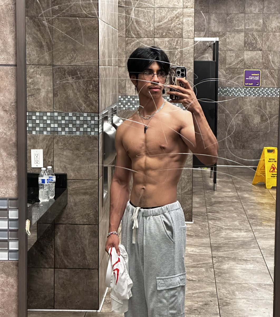 📈