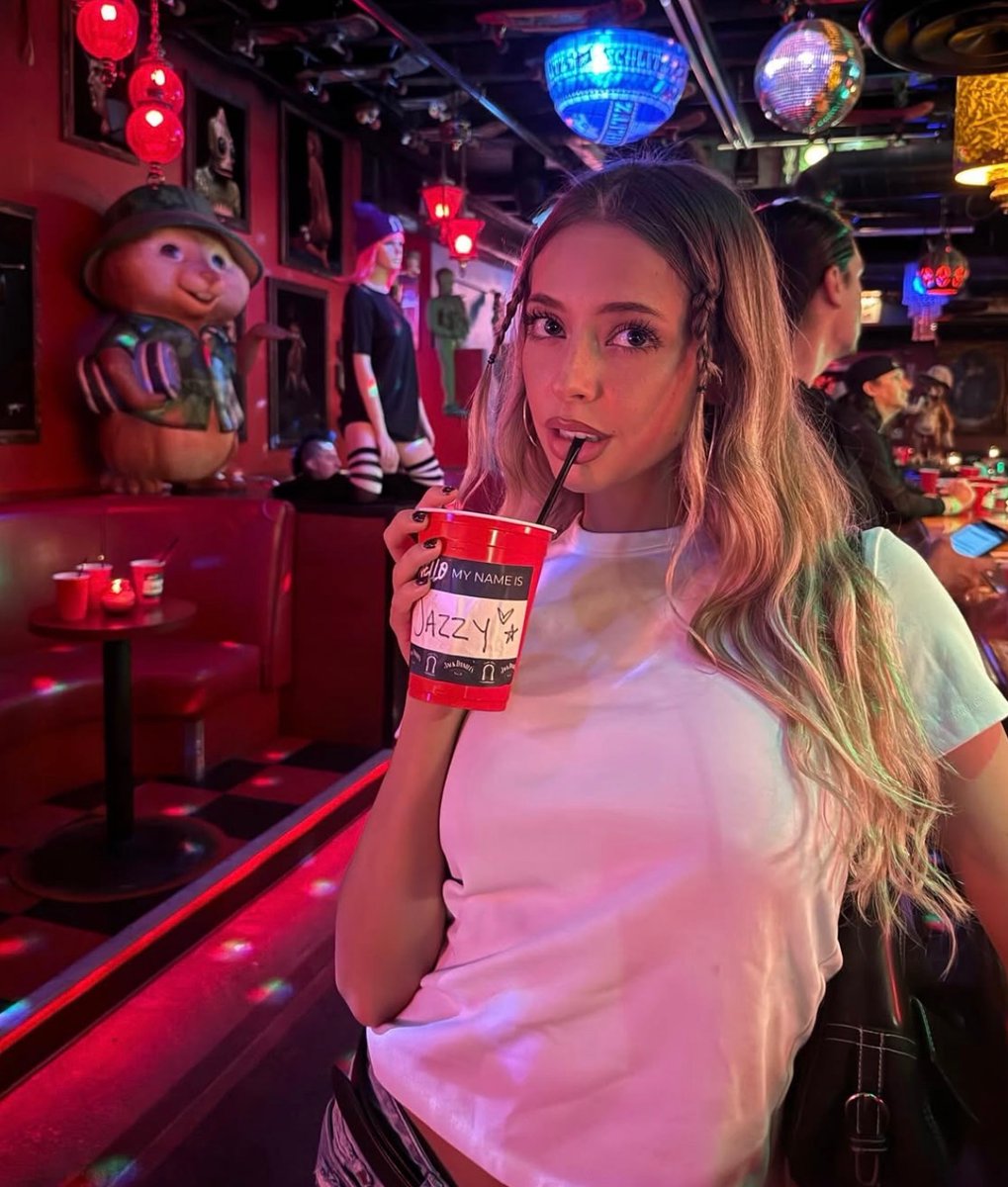 Type of girl you pull when you don’t have a job