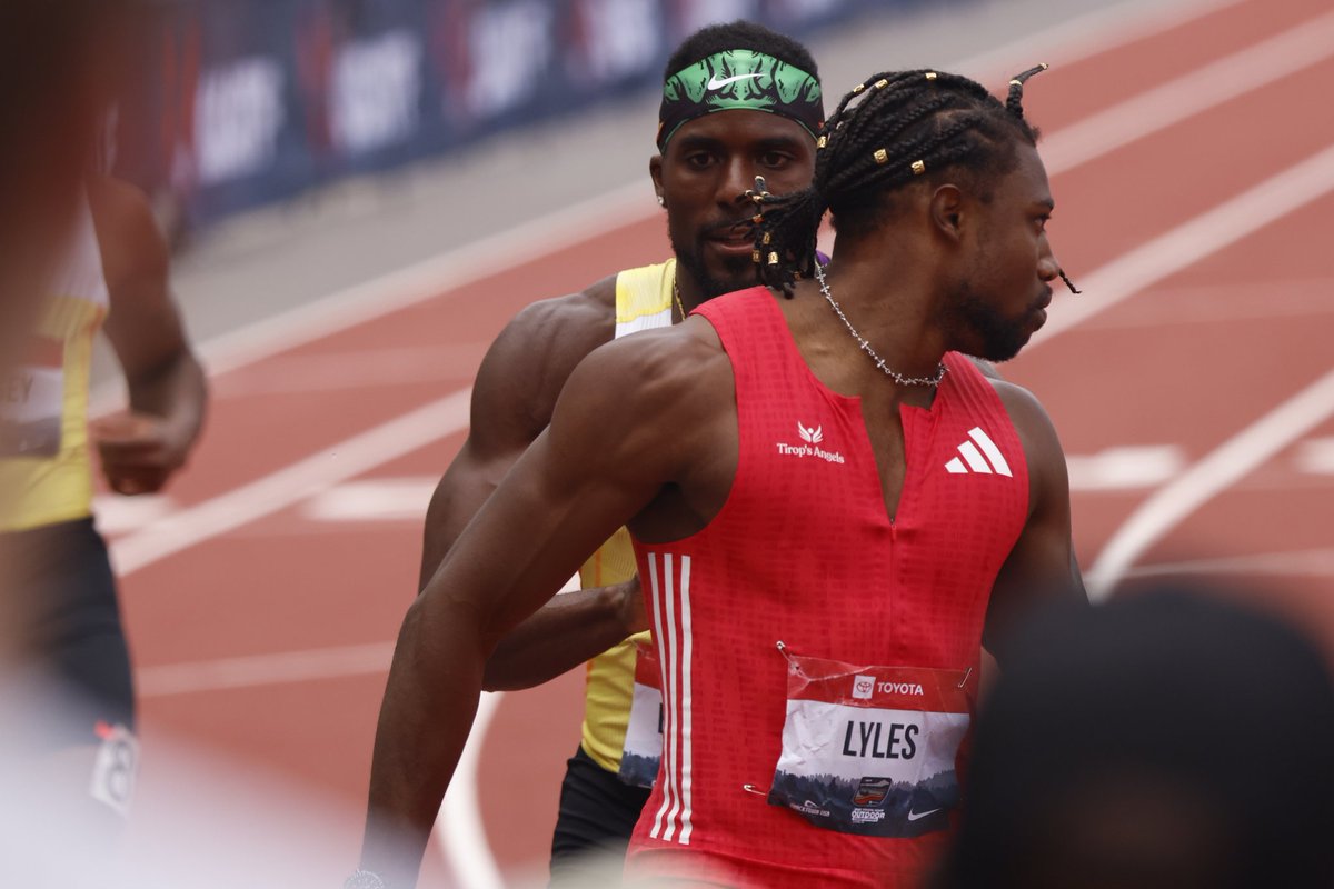 FloTrack's tweet image. A little bit of beef on the track. 😓 

Noah Lyles wins the men's 200m but is then shoved by Kenny Bednarek after the race. He passed Kenny late.

They had what appeared to be a heated conversation after the race.

#USATF and #USATF2025 coverage presented by @uarunning