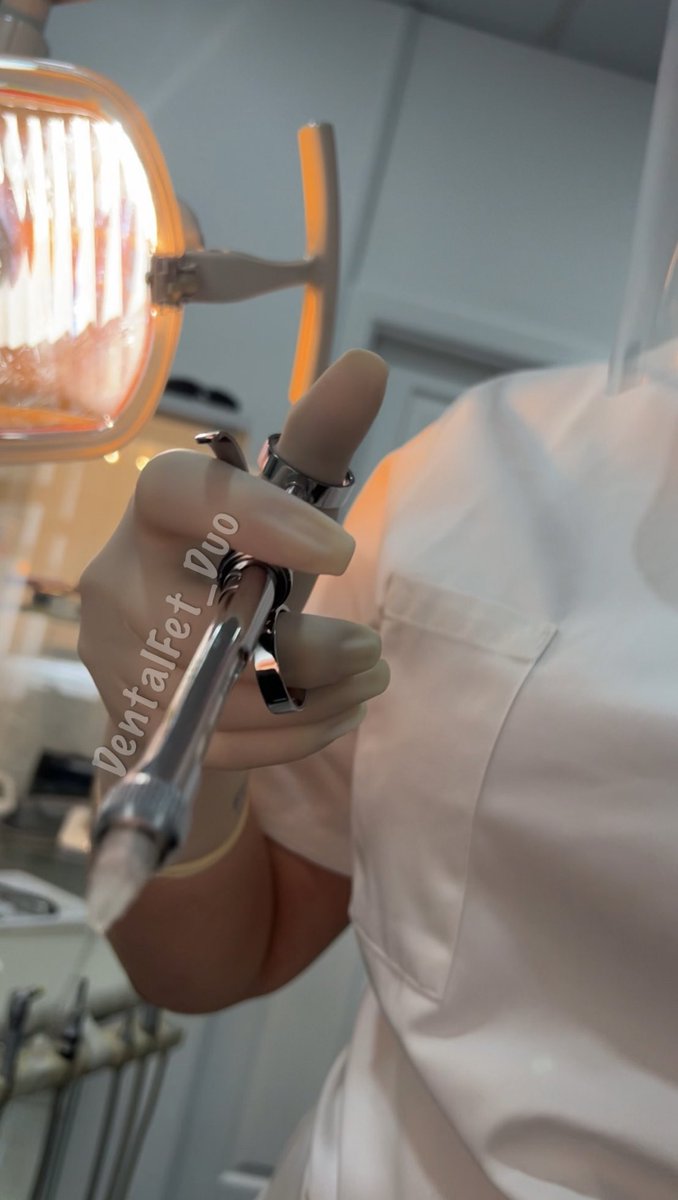 DentalFet_Duo's tweet image. Don’t look so scared, it’s just a little scratch. I’ll take good care of you. 🦷
