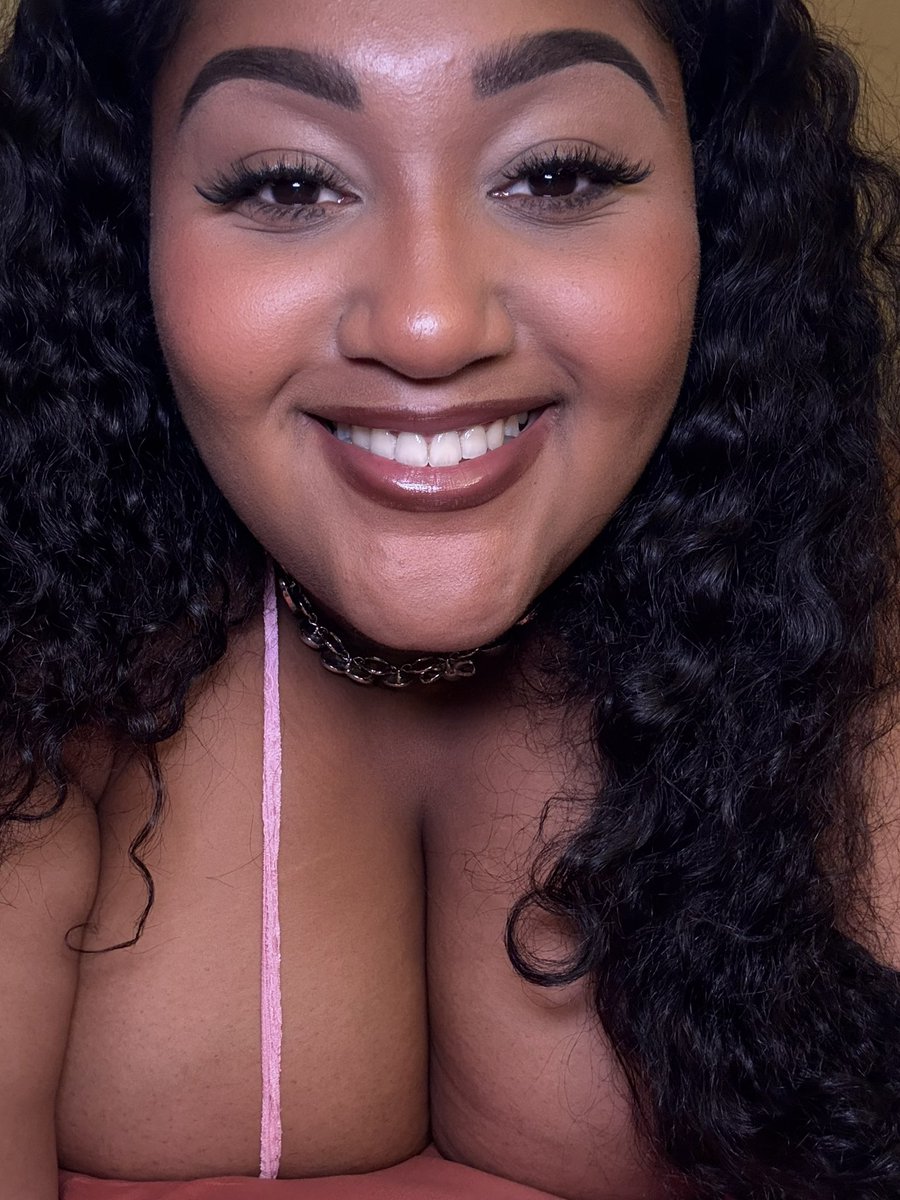 Areola Grande (@anyaithesaiyan) on Twitter photo 