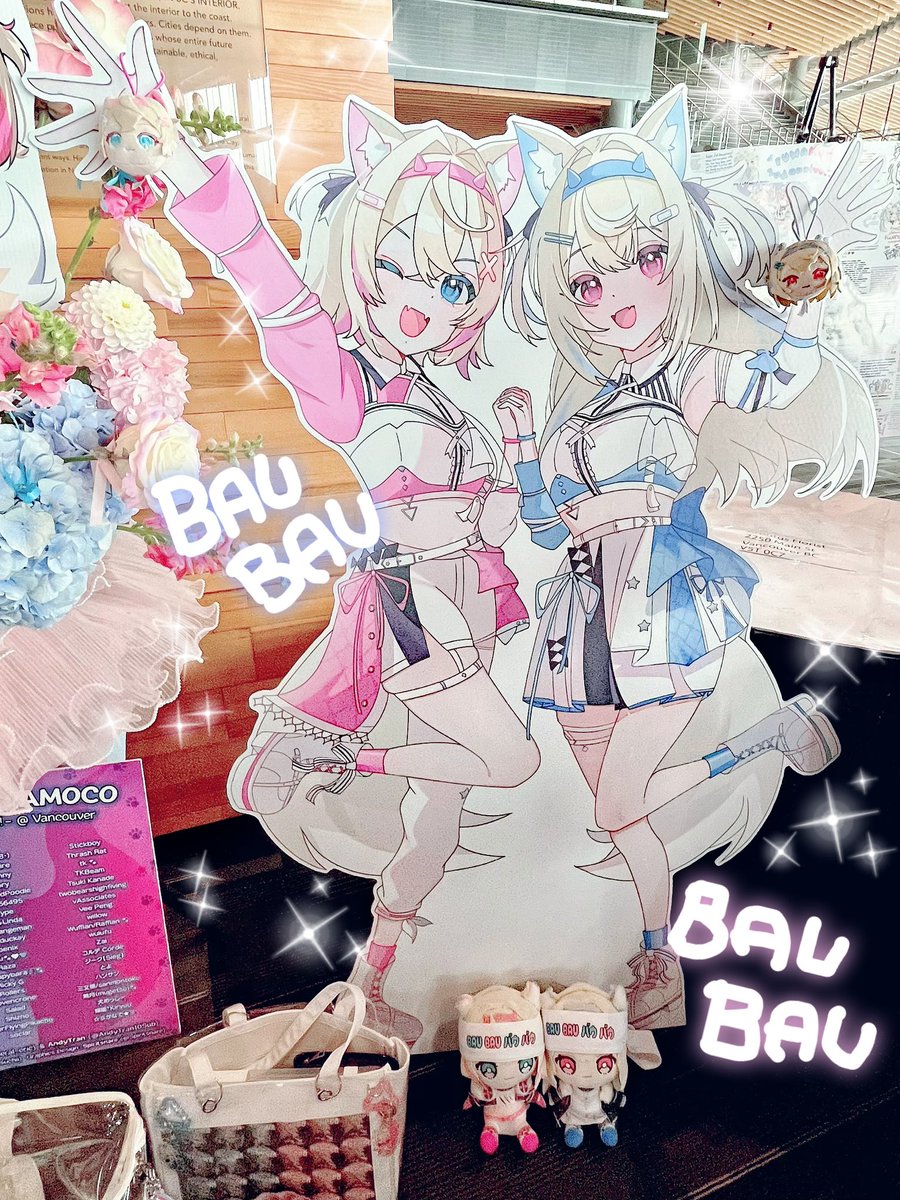 fuwamoco_en's tweet photo. BAU BAU to all the Ruffians in Vancouverー!! 🐾✨ Thank you so much for all the lovely flower stands, cardboard stands, itabags and ALL your support!! 🩵🩷

We feel all your love and passion! Make sure you get ready to BAU BAU lots during today’s concert!! 🔥 #hololiveSTAGE25 https://t.co/B4gNH5OmSH