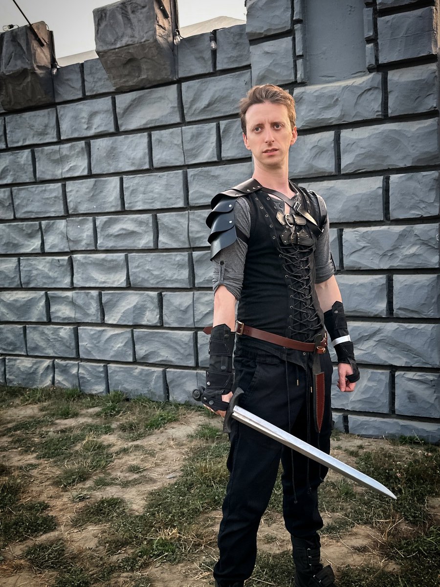 ProJared's tweet image. Went to the Ren Faire evening event. Dressed up like a rogue, drank amazing mead, saw a drag show and aerialists, belly dancers and firedancers, drank more mead and danced to rave music all night.

I also saw Waldo and at least three Clair Obscur costumes.