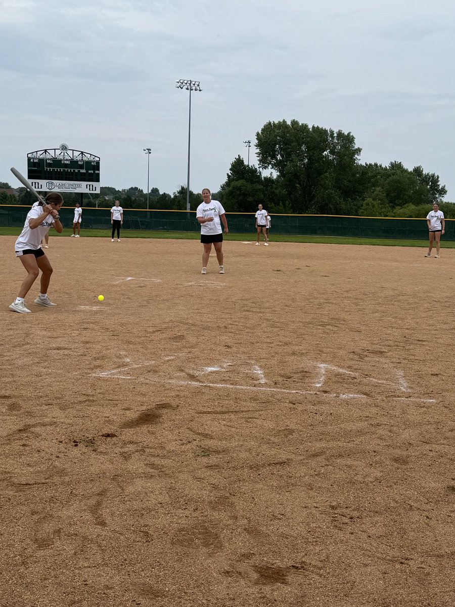 Papillion-LaVista Monarch Softball tweet media