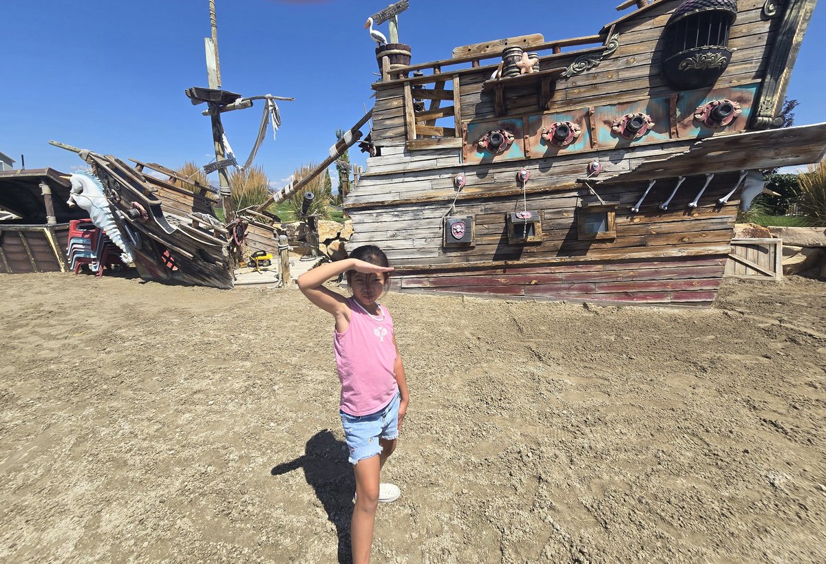 PartyPete (@itzpartypete) on Twitter photo This young <a href="/Spacestation/">Spacestation Gaming</a> fan was so upset the team got knocked out that she wrecked her ship on Pirate Island π. #HCSSLC25 This young <a href="/Spacestation/">Spacestation Gaming</a> fan was so upset the team got knocked out that she wrecked her ship on Pirate Island π. #HCSSLC25
