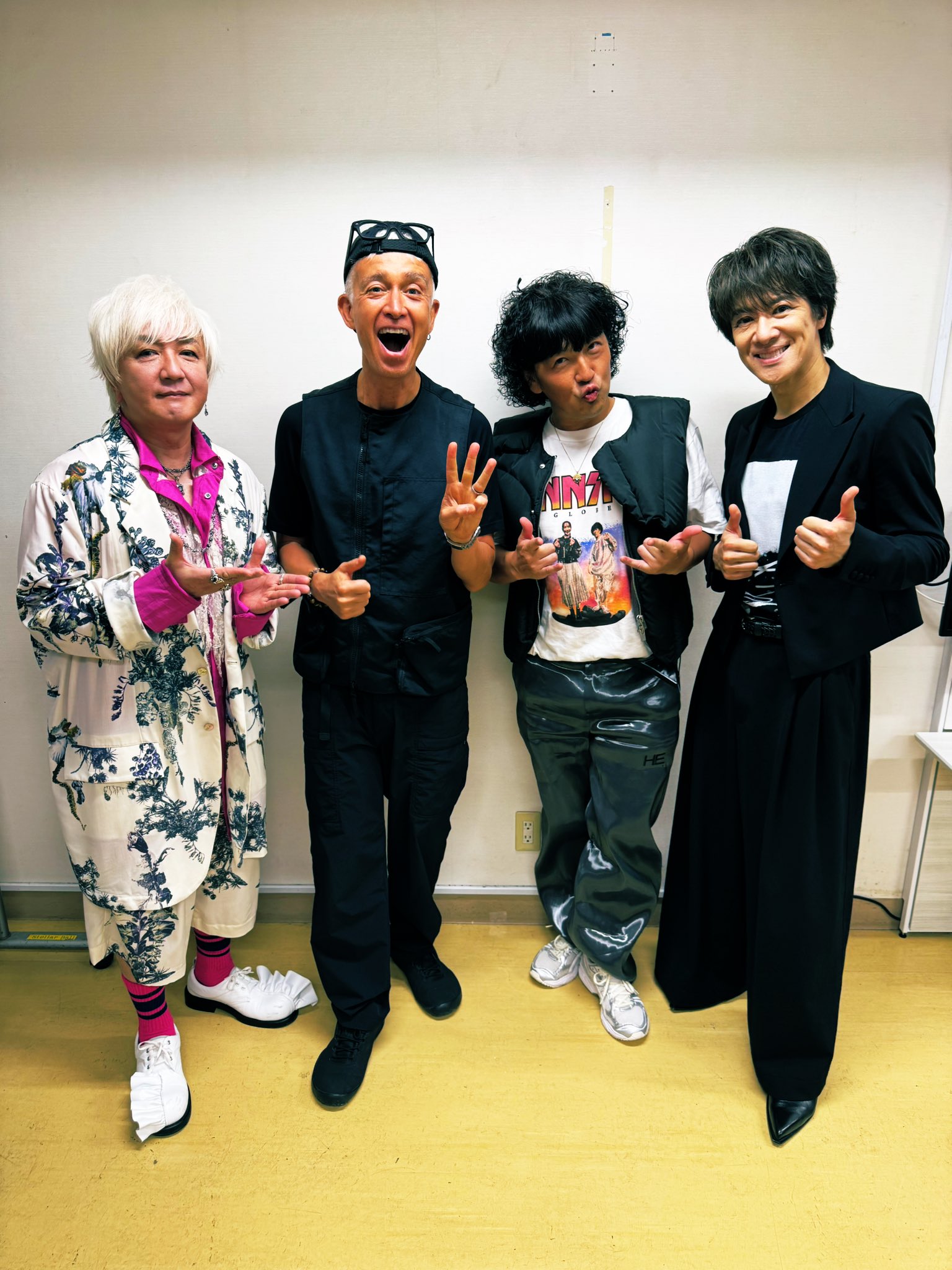 globe official (@globe10000DAYS) / X
