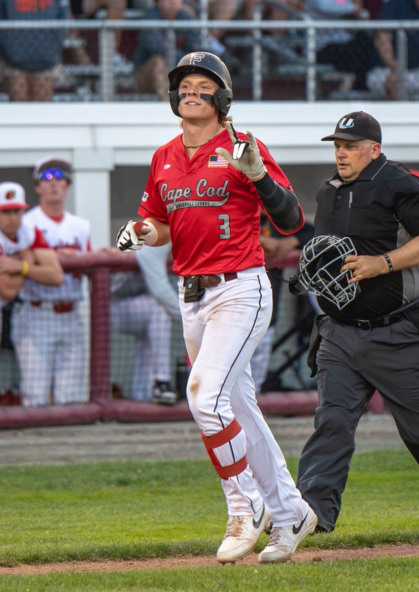 RyanMartinPxP's tweet photo. BREAKING: @FalCommodores CF @NiuMaika (@RazorbackBSB) has been named the 2025 @OfficialCCBL Pat Sorenti MVP!

Niu leads the Cape with 8 HRs, 2nd in SLG/OPS ahead of his 1st season in Fayetteville.

FAL’s 7th MVP in team history &amp; 2nd in 3 years with Travis Bazzana winning in ‘23! https://t.co/XvEzBRmuuX
