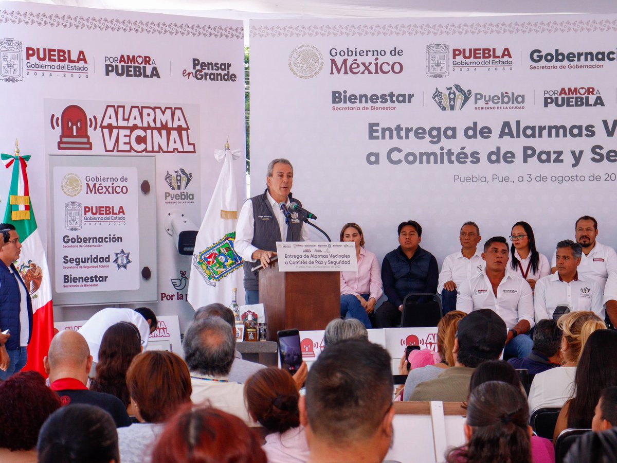 Ayuntamiento de Puebla (@pueblaayto) on Twitter photo 📍El Presidente <a href="/pepechedrauimx/">Pepe Chedraui 🇲🇽</a> participó en la entrega de Alarmas Vecinales en San Baltazar Campeche.
Gracias al trabajo coordinado con el Gobernador <a href="/armentapuebla_/">Alejandro Armenta</a> , seguimos sumando esfuerzos para fortalecer la seguridad y tranquilidad en #LaCapitalImparable🪽 . 📍El Presidente <a href="/pepechedrauimx/">Pepe Chedraui 🇲🇽</a> participó en la entrega de Alarmas Vecinales en San Baltazar Campeche.
Gracias al trabajo coordinado con el Gobernador <a href="/armentapuebla_/">Alejandro Armenta</a> , seguimos sumando esfuerzos para fortalecer la seguridad y tranquilidad en #LaCapitalImparable🪽 .