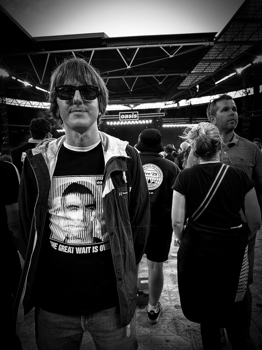 coolpeppe's tweet photo. rkids vibes in the areaaa

#Oasis 
#OasisLive25 
#wembleystadium 
#thegreatwaitisover https://t.co/ukxKFHAcw6