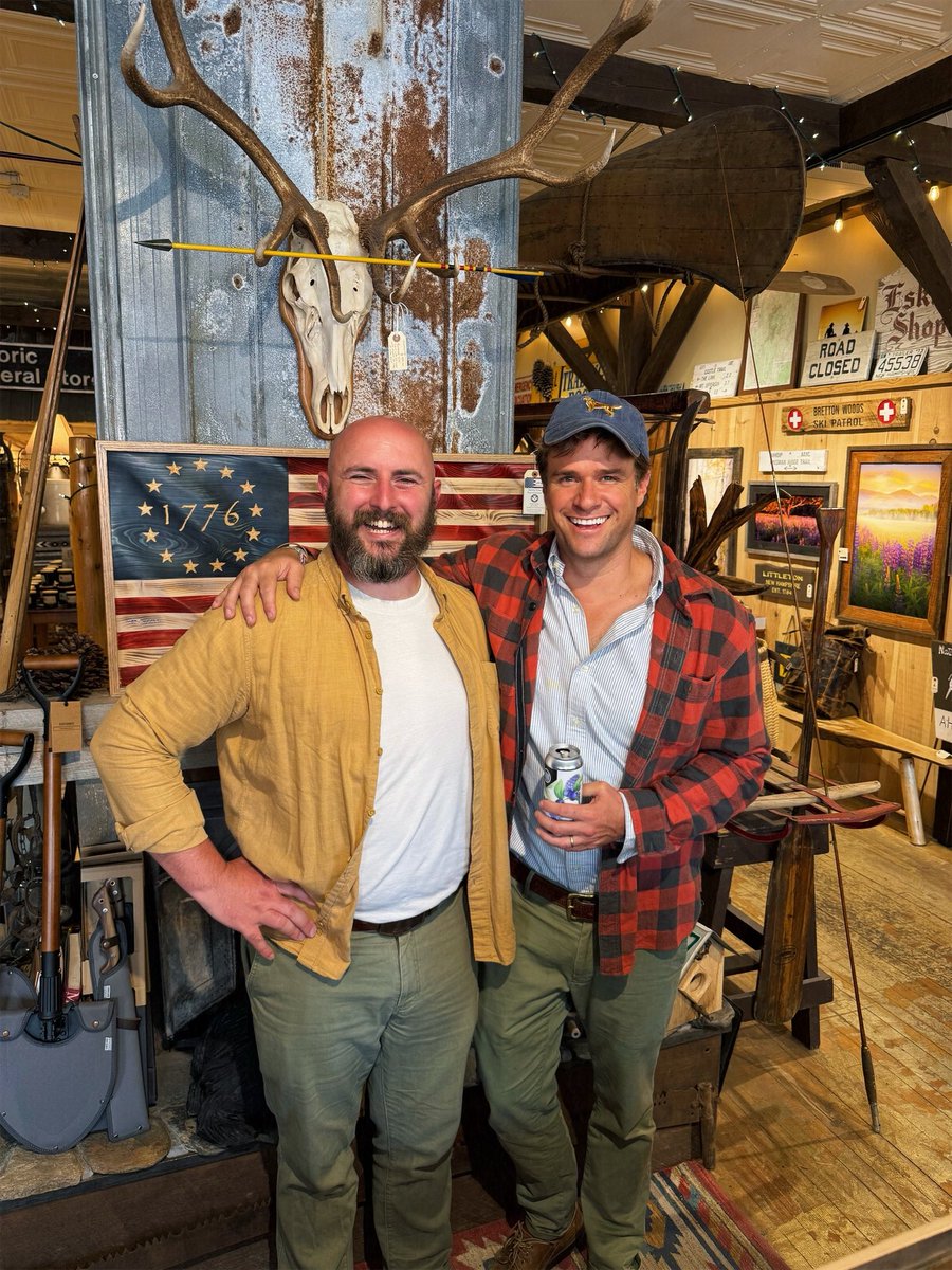 KJP's tweet photo. From the seas to the bees.  New England Dreamers unite! 🌊🌲🏴󠁧󠁢󠁥󠁮󠁧󠁿🐝⚓️ @OldHollowTree https://t.co/n5VJKTUyN4