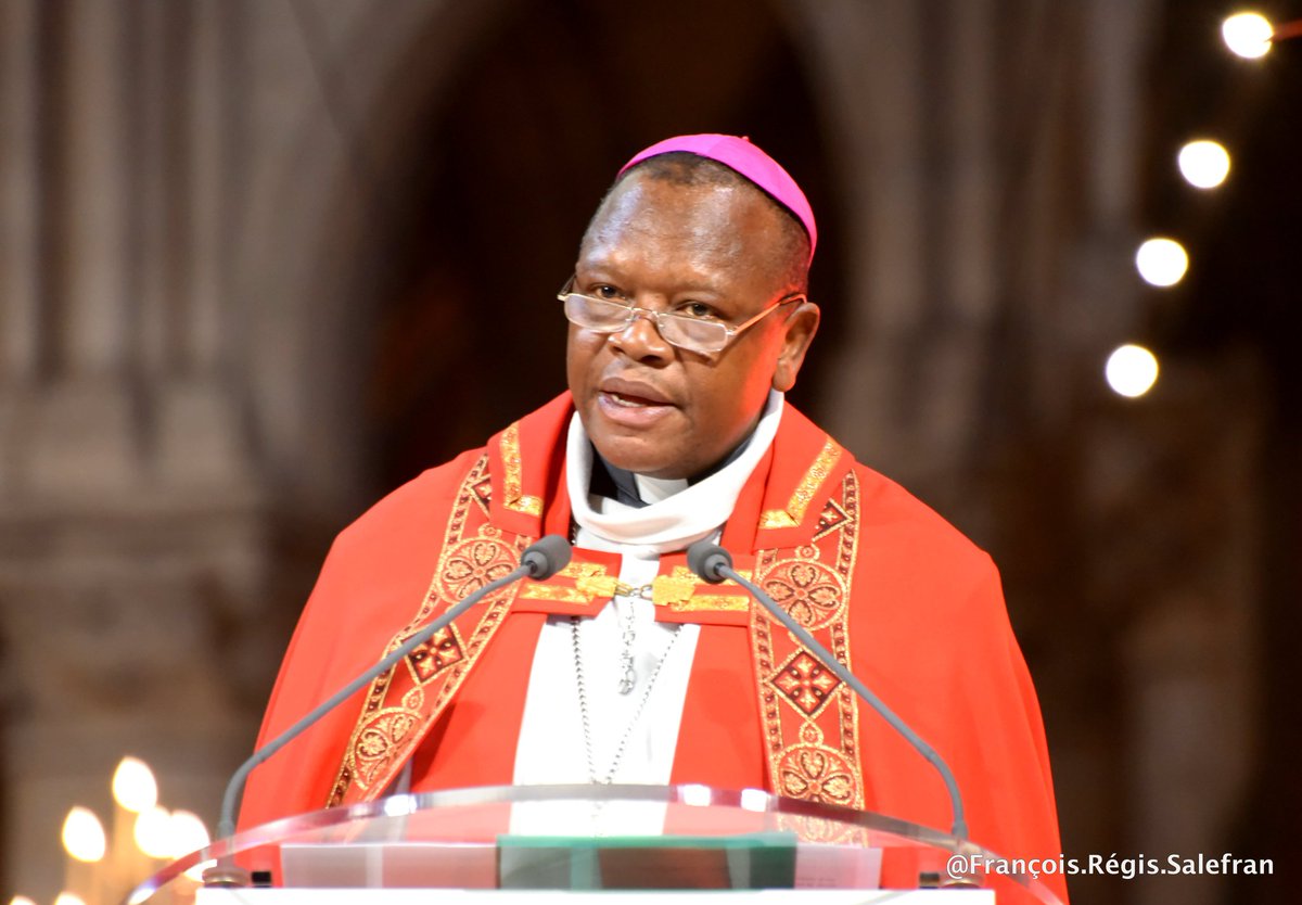 Le cardinal Fridolin Ambongo a été réélu président du Symposium des Conférences Épiscopales d'Afrique et de Madagascar, SCEAM, pour un nouveau mandat de 3 ans.

Bizarrement aucun mot , aucun message de félicitations ni de la présidence ni du gouvernement. 

Pourtant cette