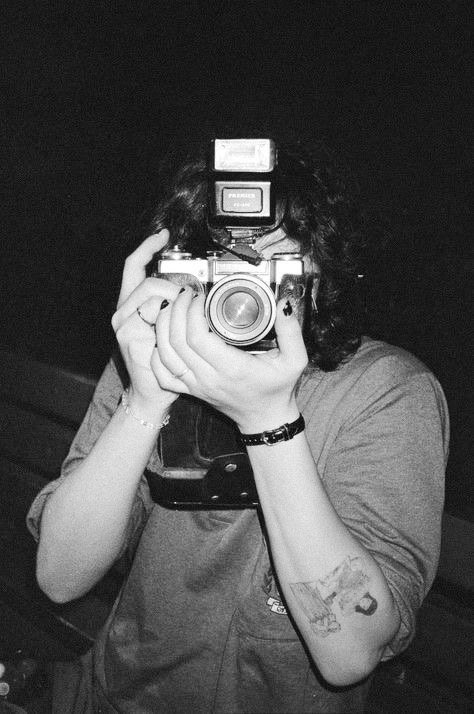 ˗ˏˋ ✸ ˎˊ˗  ”My Sunshine, My Muse”, a #byler smau

Mike Wheeler, a fine arts photographer, gets dragged by his sister to see a musical. Instead of dying of boredom he spots a beauty he’s never seen before; William Byers, the lead actor, becomes Mike’s forever muse.