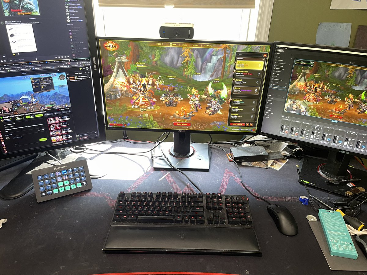 Finally got around to cleaning up my desk and reorganizing my monitors. Much better! (Do NOT tell me about my dusty desk pad!)
