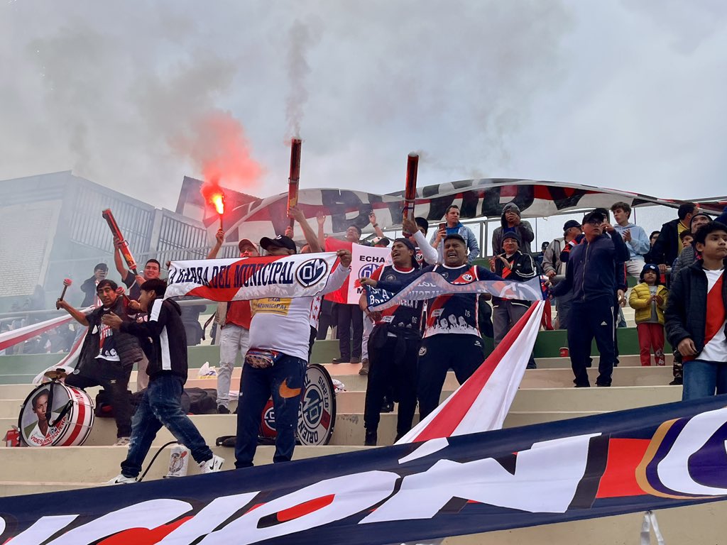 Miguel Llanos (@echa__muni) on Twitter photo En su partido número 100 en el estadio de Chorrillos,<a href="/CCDMunicipal/">Club Centro Deportivo Municipal</a> cayó 0-1 ante Estudiantil CNI, cerrando con tristeza su participación en la Liga 3. Pese a la mala campaña, la hinchada respondió como siempre. #EchaMuni En su partido número 100 en el estadio de Chorrillos,<a href="/CCDMunicipal/">Club Centro Deportivo Municipal</a> cayó 0-1 ante Estudiantil CNI, cerrando con tristeza su participación en la Liga 3. Pese a la mala campaña, la hinchada respondió como siempre. #EchaMuni