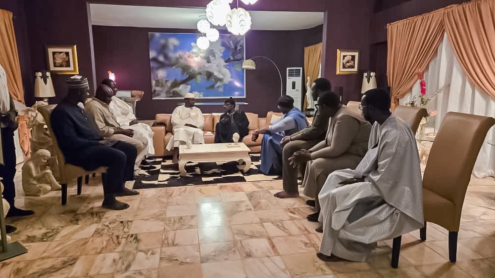 Le Premier Ministre Ousmane SONKO chez Serigne Moustapha SY Al Maktoum.