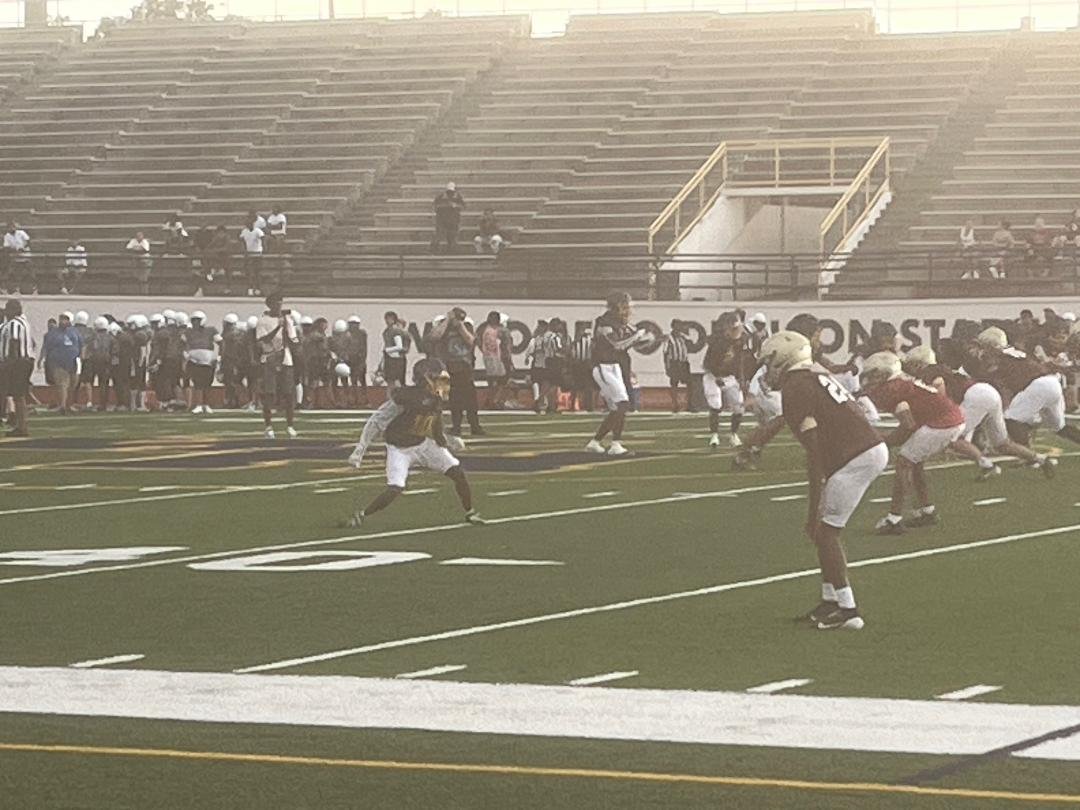 🏈Fall Camp News🏈
Saw some action yesterday and Winter Haven '26 QB Mike Kearney is on our list for P.O.Y. The dual threat athlete was by far the most impressive player we saw. 3k total yards is a real possibility depending on how successful the Devils are, and they look good