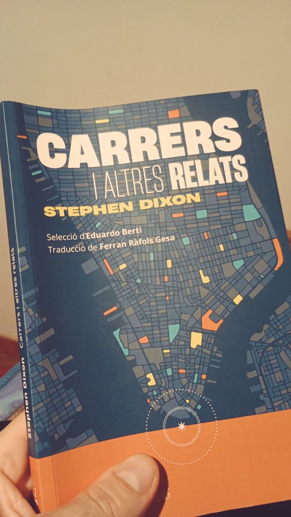 Estic xalant com un mico amb aquest llibre. El recomano molt a tothom que vulgui llegir bona literatura, però fàcil a partir d'una edat. Tot un descobriment Stephen Dixon.
<a href="/SegonaPeriferia/">La Segona Perifèria</a>