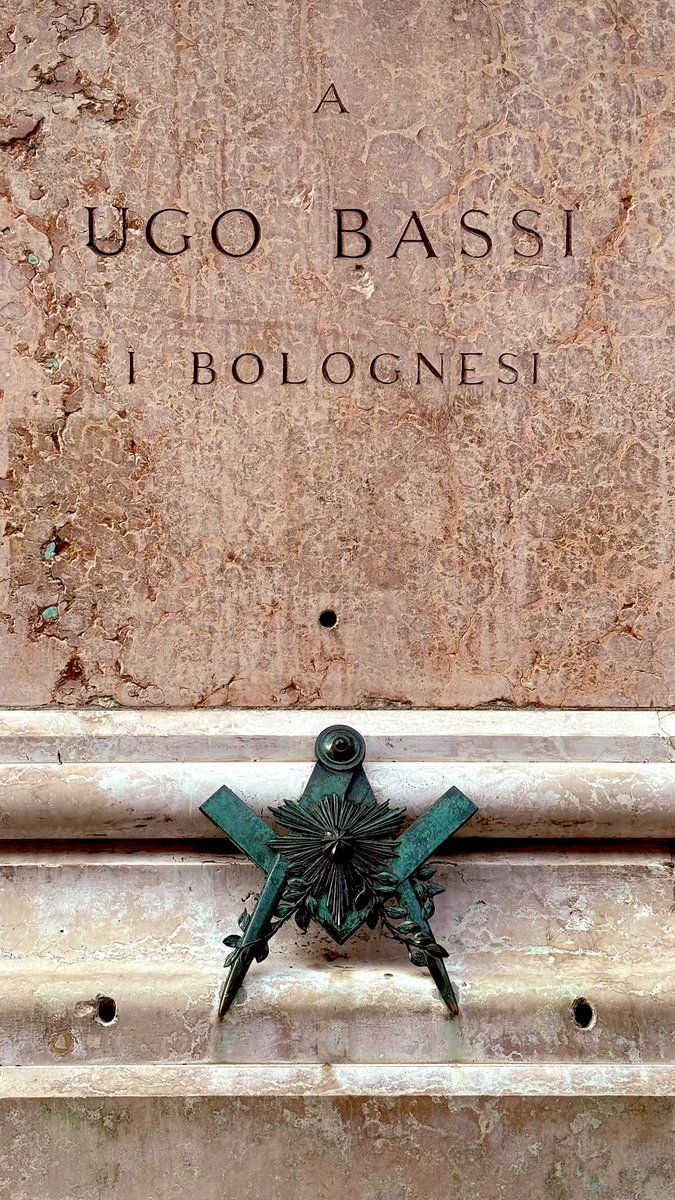 UrbanusVIII's tweet photo. Non mancherò mai di rammentarvi chi sono gli “eroi” del cosiddetto “#risorgimento”, e quale flagello persiste su questa italica penisola.

Saluti da #Bologna.

#UgoBassi https://t.co/WYX4I8n1ps