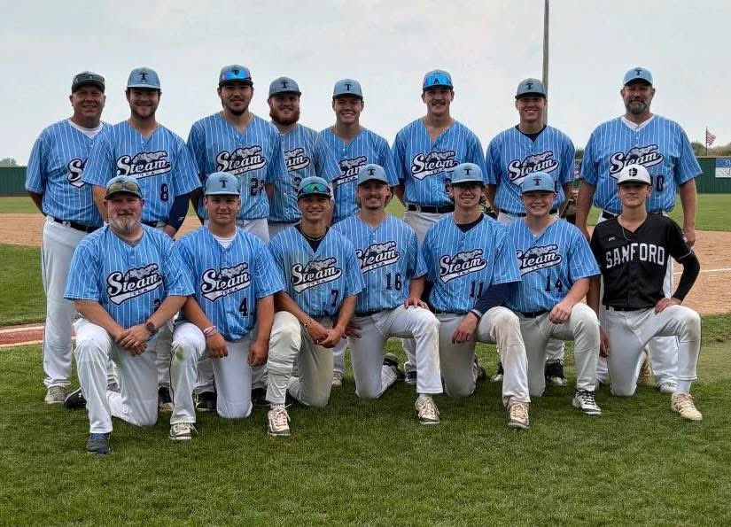 The Steamers are chugging into Aberdeen for weekend 1 of the State tournament!🚂 Game 1 will be Saturday at 7:30pm against the Rapid City Diamondbacks. Time to make some history!