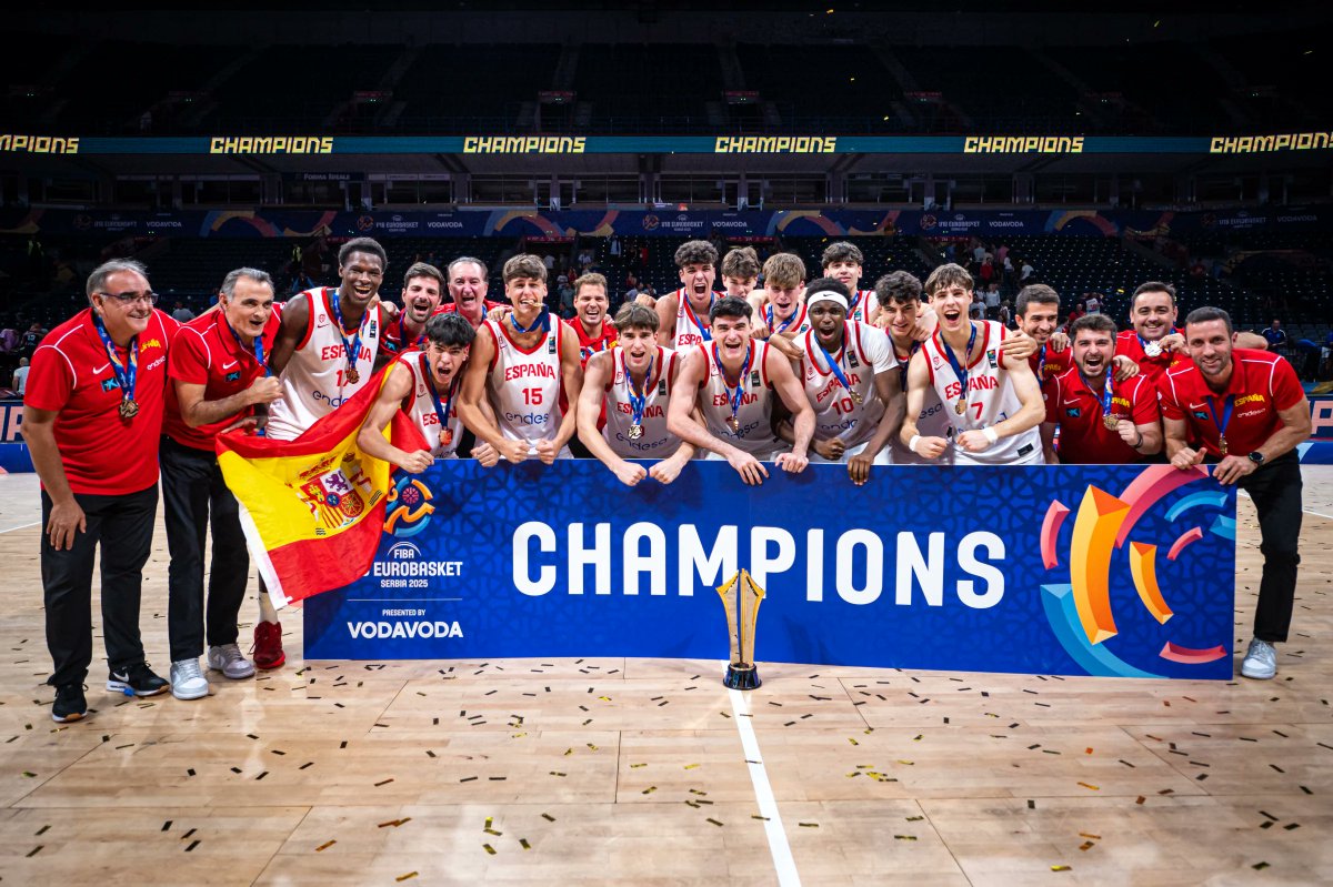 BaloncestoESP's tweet image. 📷 Un ejemplo de carácter, competitividad y talento.

La #U18M 🇪🇸 consigue la sexta Copa de Campeones de Europea en la categoría.

#SomosEquipo