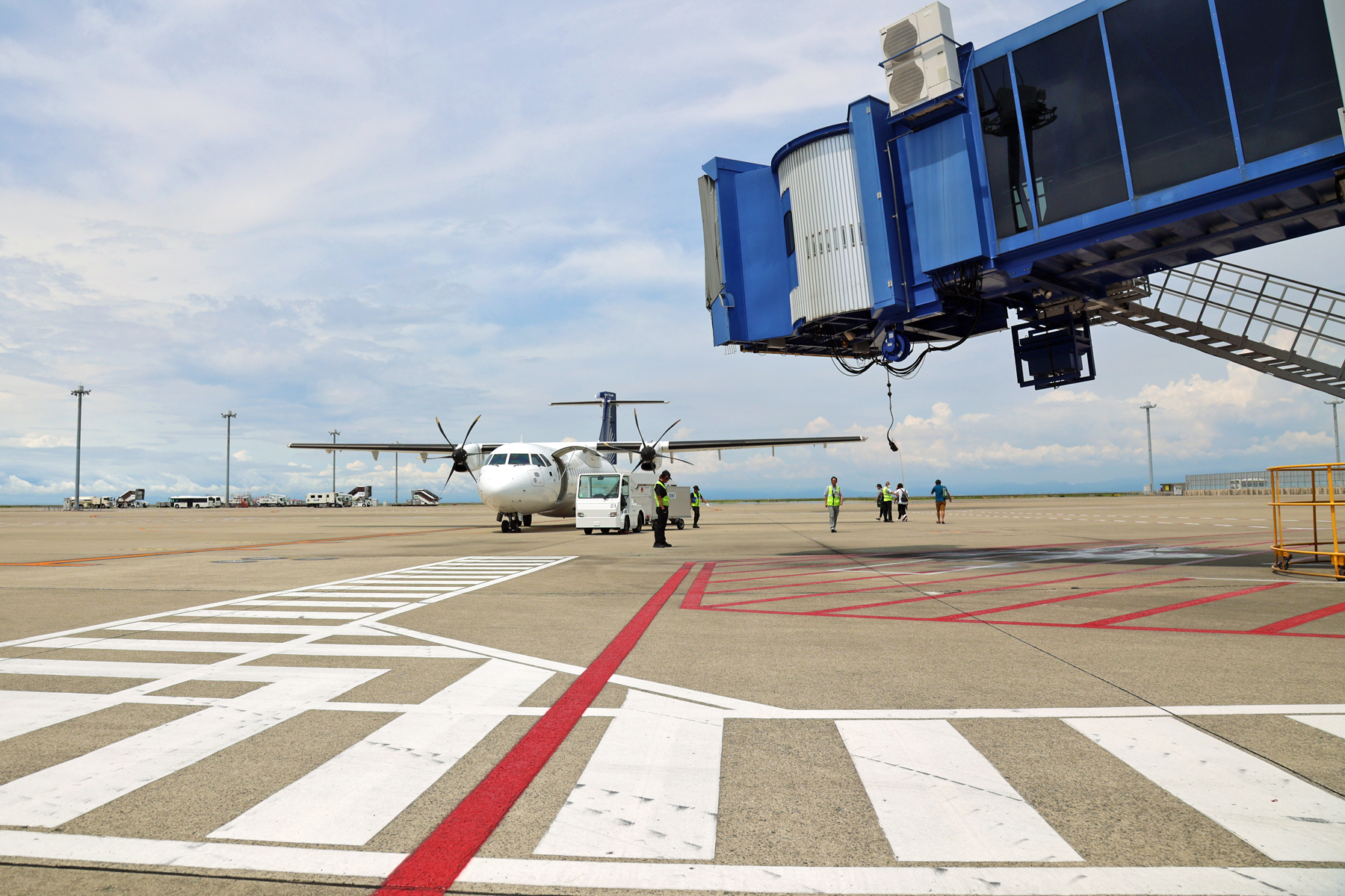 空港にて mqdefault.jpg