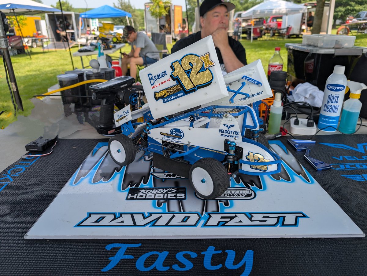 davidfast's tweet photo. How do you like the new scheme for my sprint car? 😃

@Beaverracing12x https://t.co/PyXfjW03Uz