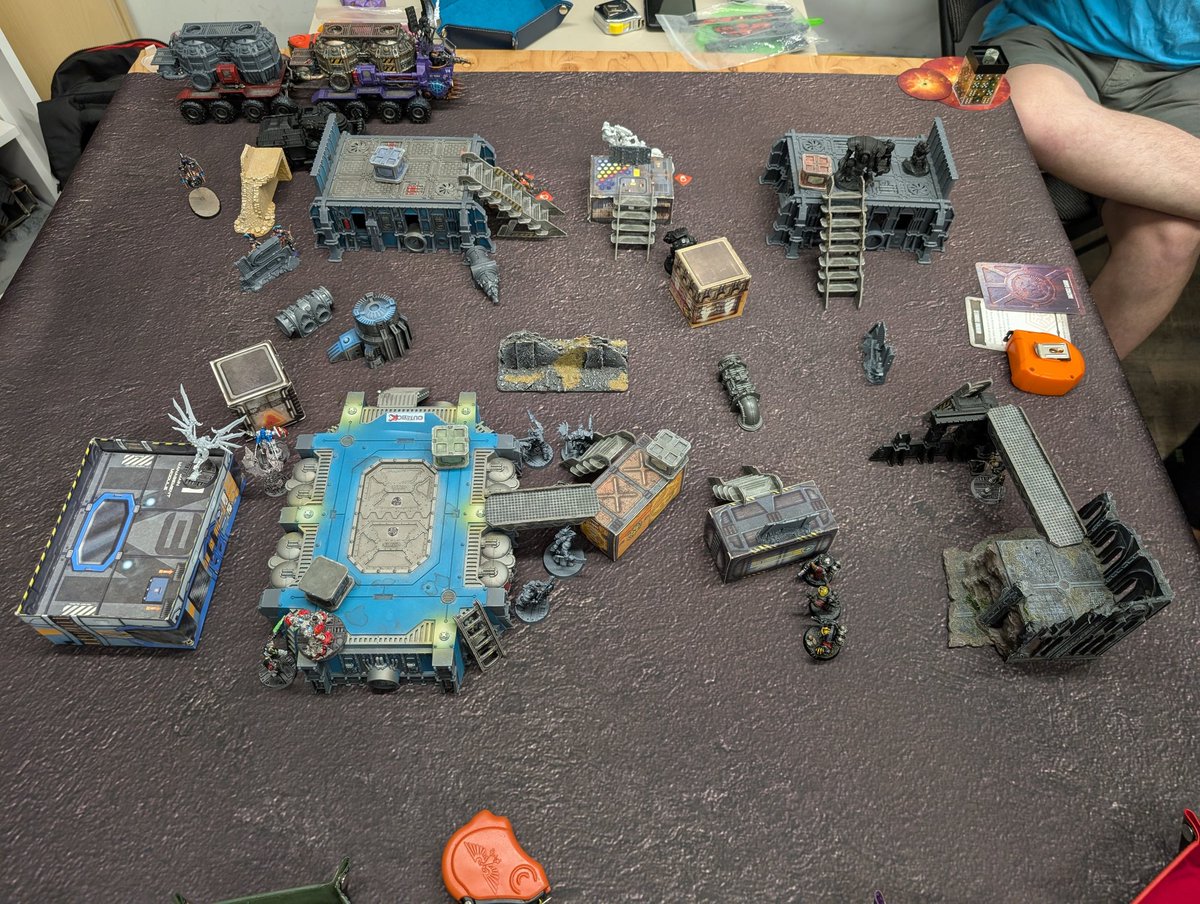 OCWargaming's tweet photo. Our latest Necromunda has come to a close in a 6-player finale, mixing Ash Wastes' #MadMax style rolling roads and standard #Necromunda as the player fled from exploding volcanos! Dan C dominated the leaderboard, winning 3 of the 6 awards and winning himself a #Secundus box https://t.co/81jCwy0yG3