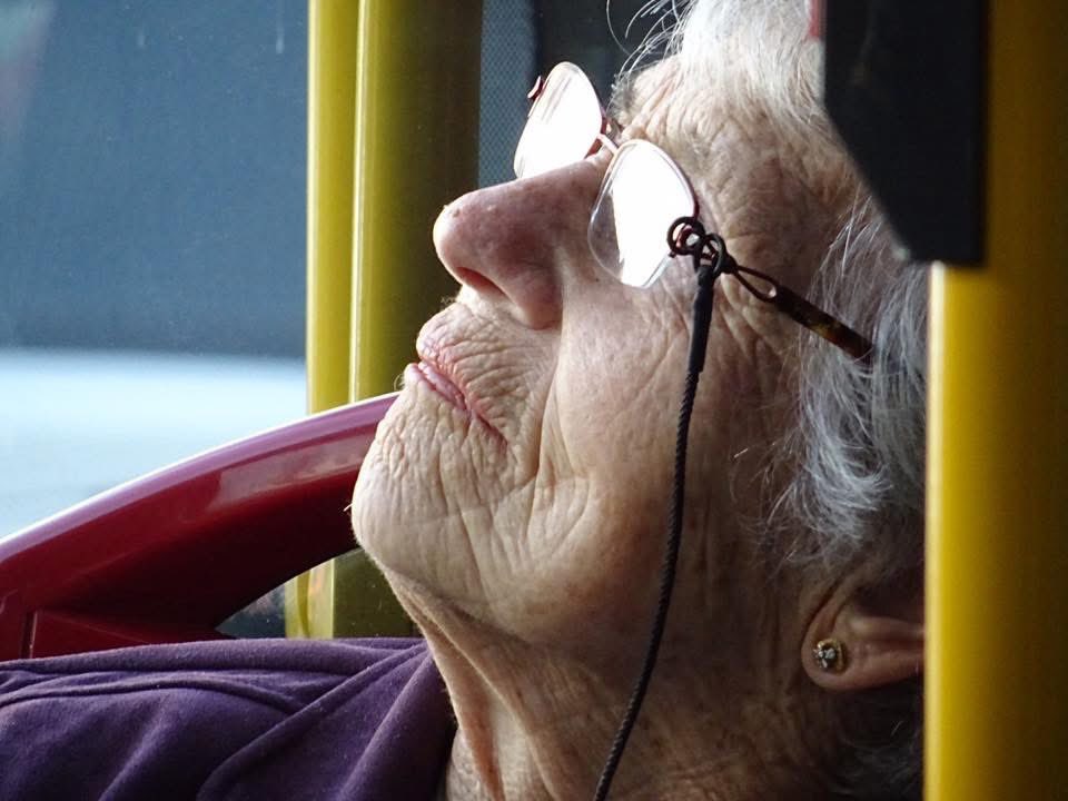 La inteligencia artificial, no es mala, solo es el invento más peligroso de la historia, porque su manipulación más mínima  destruye el concepto de verdad, que es la columna que sostiene la filosofía, la lógica, las matemáticas, la ciencia y toda acción humana.