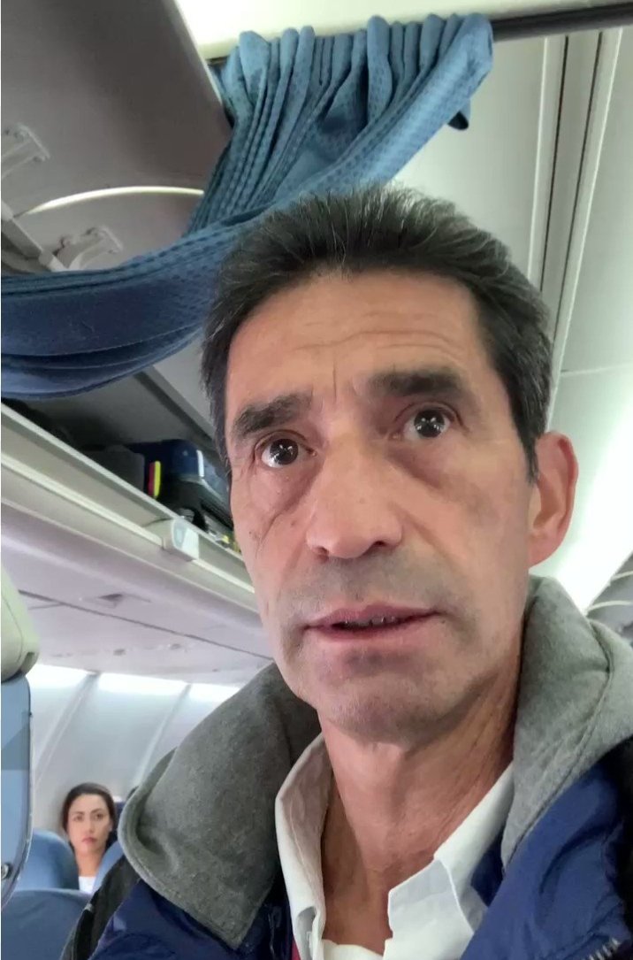 FAR〽️ER (@farmercampo_100) on Twitter photo Y el <a href="/ElFlacoMaldonad/">Flaco Maldonado</a> que nos tiene que decir respecto al tema del día, ya que todos sabemos que lleva 3 años cubriendo el día a día del aberrado presidente?
Quedo atento y muchas gracias. Y el <a href="/ElFlacoMaldonad/">Flaco Maldonado</a> que nos tiene que decir respecto al tema del día, ya que todos sabemos que lleva 3 años cubriendo el día a día del aberrado presidente?
Quedo atento y muchas gracias.