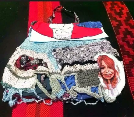 poliniok's tweet photo. De los bolsos de López a los bolsos de Acuña: el mismo kirchnerismo decadente 🤦🏻‍♂️.

👉🏻 ¿Y TODAVÍA SE PREGUNTAN POR QUÉ LA GENTE LOS REPUDIA?

El kirchnerismo sigue avalando mafias y romantizando la corrupción.

No vuelven más. No por odio, sino por memoria. https://t.co/j8CgK00QJZ