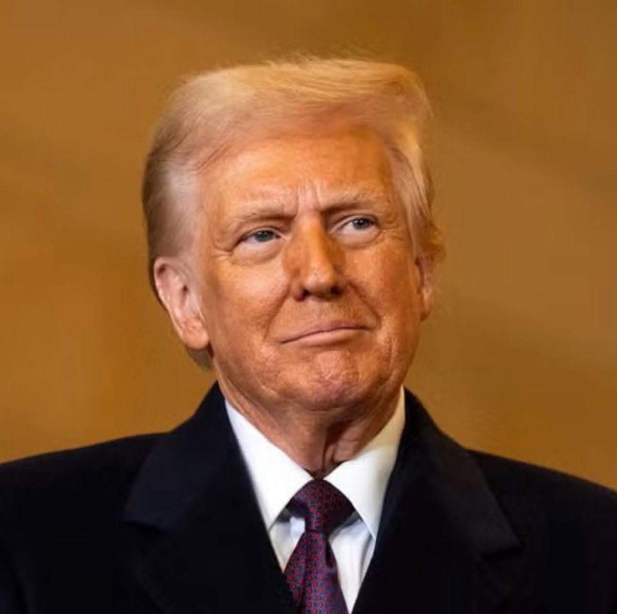 🚨BOOM! The Trump administration just brought in a RECORD breaking $29.6 billion of tariff revenue for July. That’s an enormous total and breaks the previous record.

The US could take in $300 billion in tariffs for all of 2025, Scott Bessent says. Where are the experts now!