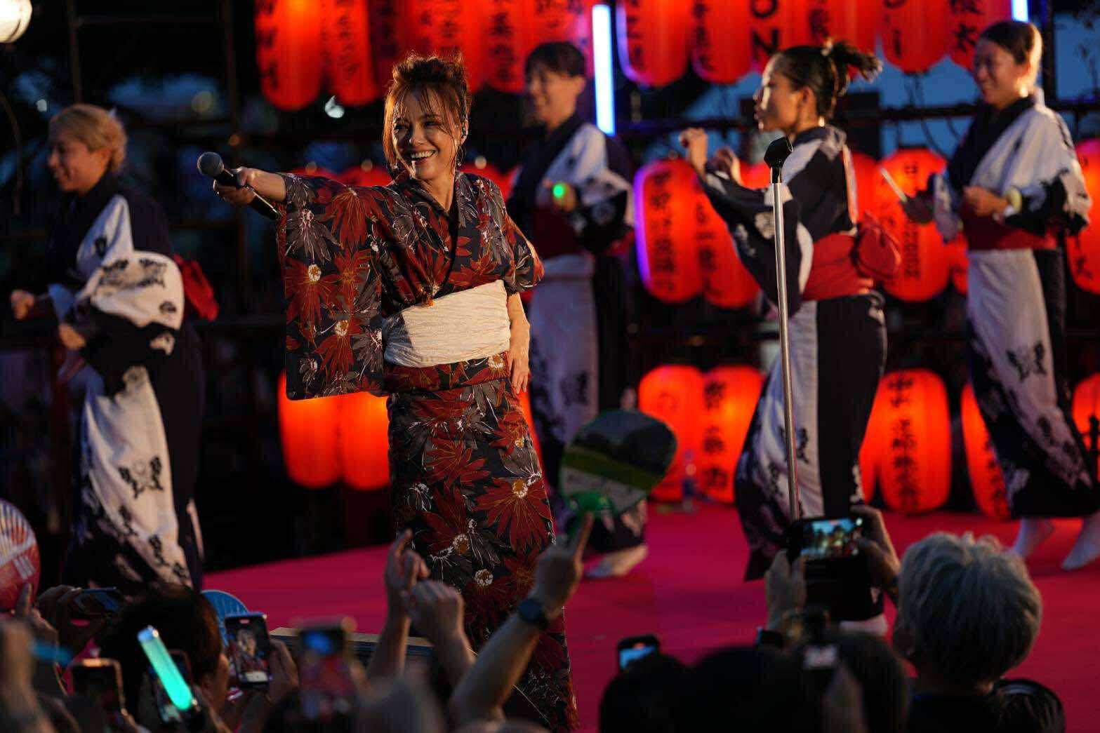 Girls 盆踊り TRF「EZ DO DANCE」で盆踊り で盆踊り 【渋谷 宮下パーク盆踊り