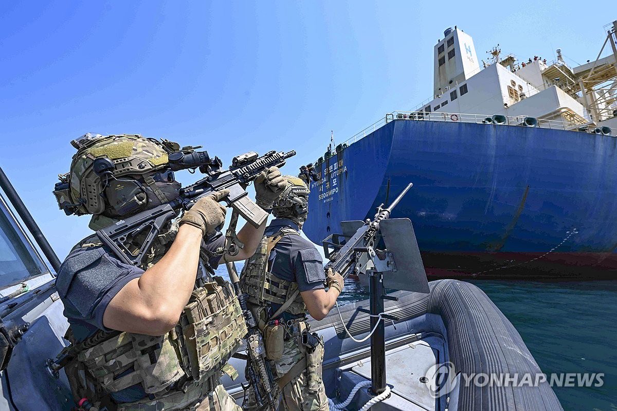 ROKA707D's tweet photo. 8月1日に開催された海賊対処民・官・軍合同訓練に参加したUDT。このセットアップめちゃかっこいいな！ https://t.co/d9mtQw2kxJ