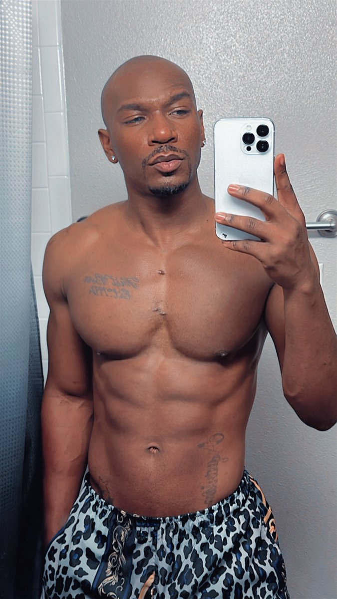 someseddie's tweet image. That Bald Mf 🤟🏾