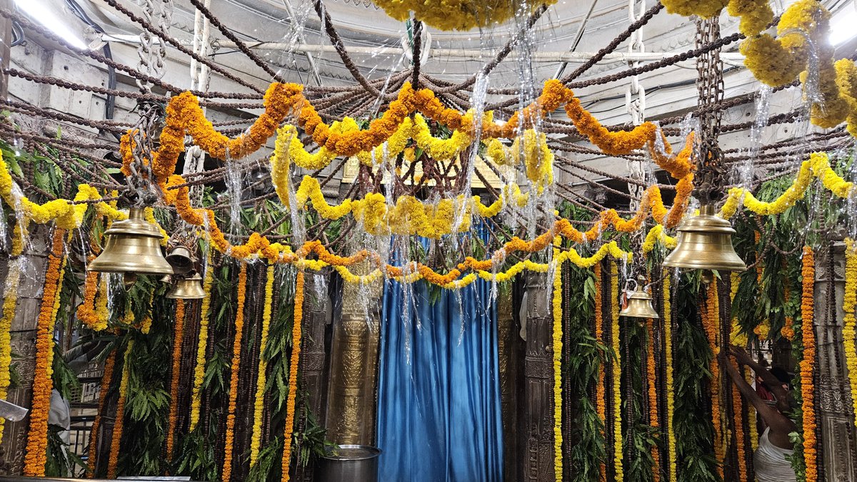 श्रावण मास के चतुर्थ सोमवार पर श्री काशी विश्वनाथ धाम का अलौकिक श्रृंगार I
#kashivishwanath #kashi #sanatandharma #sawan2025 #hinduism