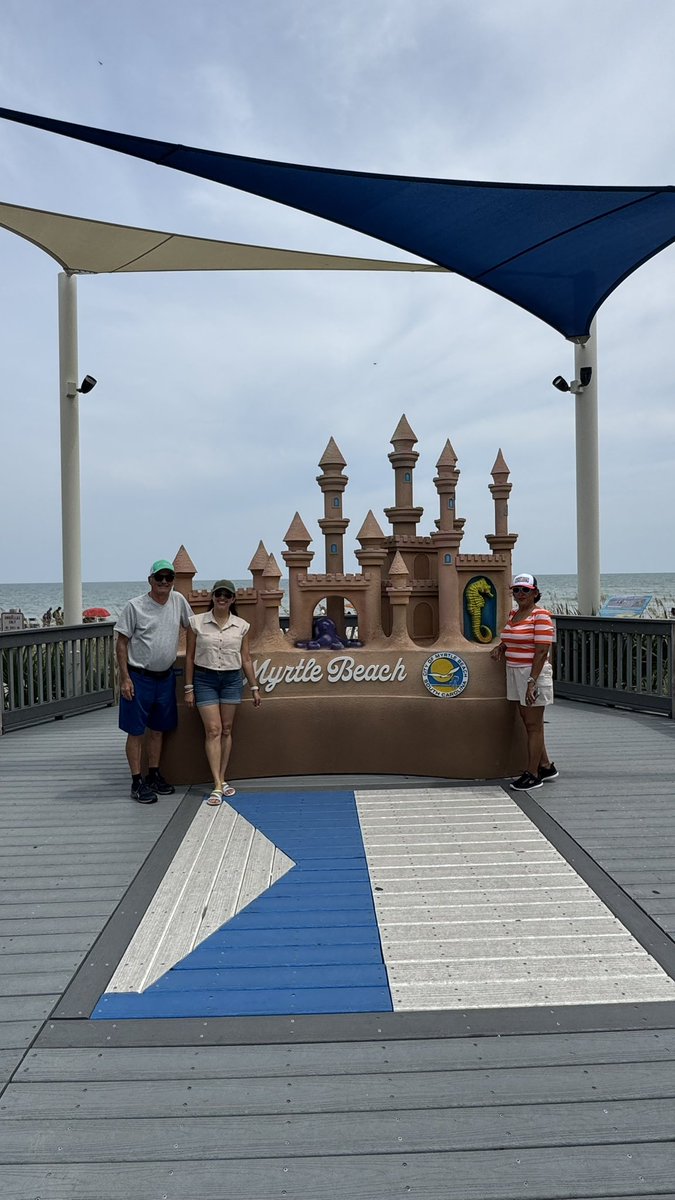 NatiArtavia's tweet image. Having my best time with mom and dad at Myrtle Beach and Conway. Just getting ready for back to school! #participatelearning #UnitingOurWorld #Ambassadorteacher @MyMyrtleBeach