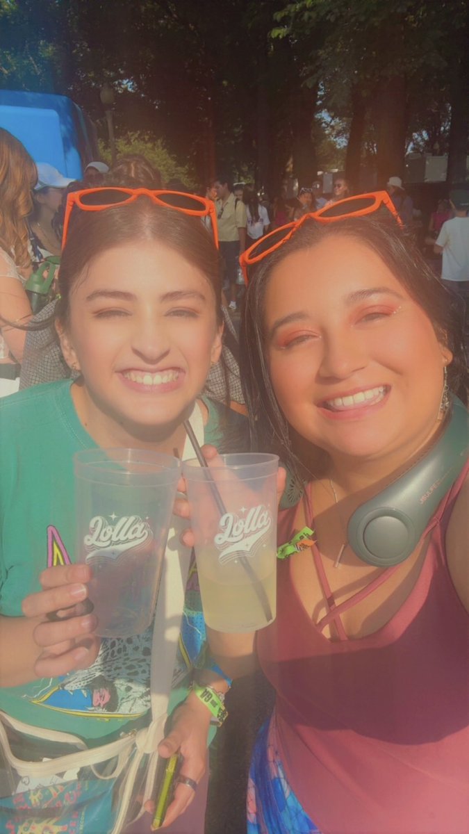 beforeitstime's tweet photo. When you bring @Whataburger and @TitosVodka to CHICAGO all the way from Fort Worth Texas 🤭 @lollapalooza https://t.co/WdfRur362m